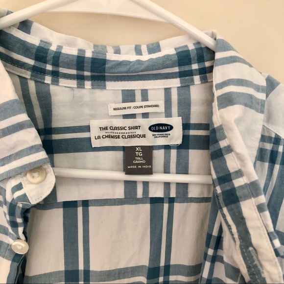 Men’s Old Navy Button Down - Picture 2 of 2